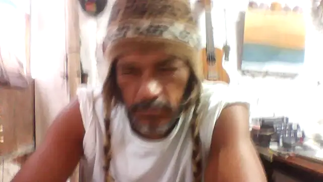 Snapshot of kvr27 chatting on April 22, 11:45 am kvr27 online show from April 22, 11:45 am