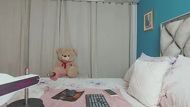 Snapshot of natalia23 chatting on July 17, 10:36 pm natalia23 online show from July 17, 10:36 pm