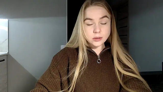 Snapshot of Sunbeam_ chatting on February 8, 8:42 pm Sunbeam online show from February 8, 8:42 pm