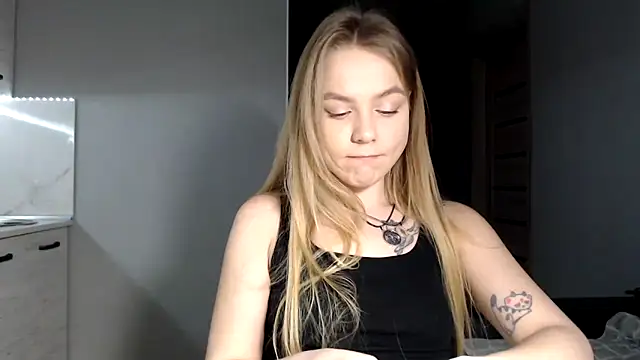 Snapshot of Sunbeam_ chatting on March 3, 8:04 pm Sunbeam online show from March 3, 8:04 pm