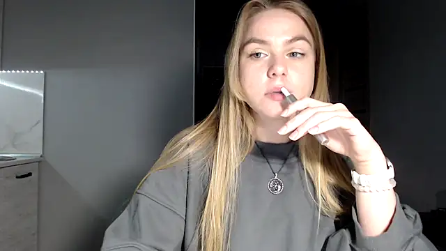 Snapshot of Sunbeam_ chatting on April 28, 9:09 pm Sunbeam online show from April 28, 9:09 pm