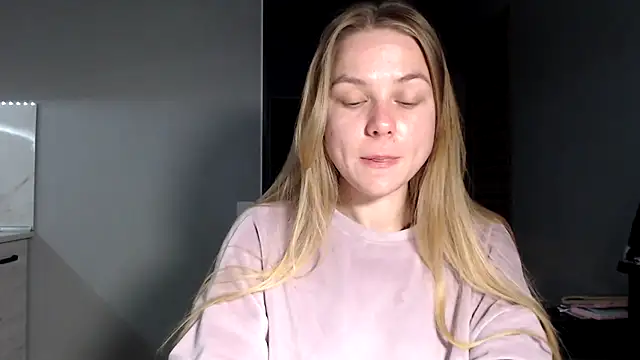 Snapshot of Sunbeam_ chatting on May 3, 8:59 pm Sunbeam online show from May 3, 8:59 pm