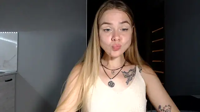Snapshot of Sunbeam_ chatting on June 25, 9:30 pm Sunbeam online show from June 25, 9:30 pm