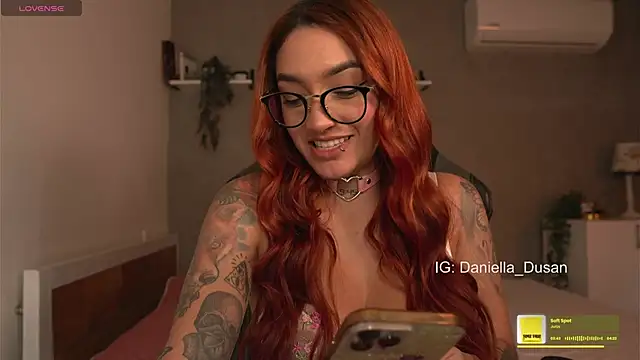 Snapshot of DaniDusan_ chatting on January 28, 5:35 pm DaniDusan  online show from January 28, 5:35 pm