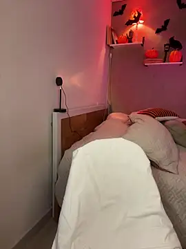 Snapshot of DaniDusan_ chatting on October 17, 12:36 am DaniDusan  online show from October 17, 12:36 am