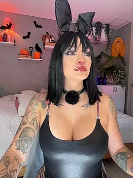 Snapshot of DaniDusan_ chatting on October 18, 7:03 pm DaniDusan  online show from October 18, 7:03 pm