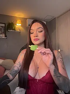 Snapshot of DaniDusan_ chatting on June 5, 8:47 pm DaniDusan online show from June 5, 8:47 pm