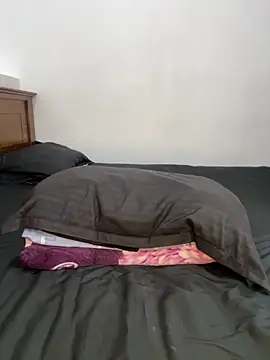 Snapshot of VINDY- chatting on February 20, 5:48 am VINDY- online show from February 20, 5:48 am