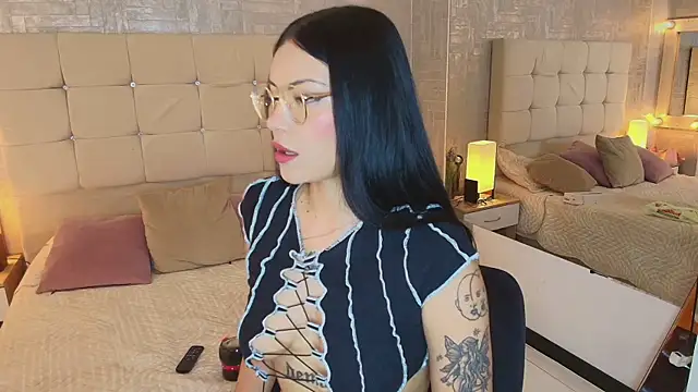 Snapshot of Baby_Venuss chatting on March 1, 10:02 am Baby Venuss online show from March 1, 10:02 am