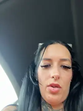 Snapshot of Adrena_Lina999 chatting on June 19, 11:36 am Adrena Lina999 online show from June 19, 11:36 am