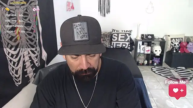 Snapshot of soyelcarlitos_ chatting on May 1, 6:56 pm soyelcarlitos online show from May 1, 6:56 pm