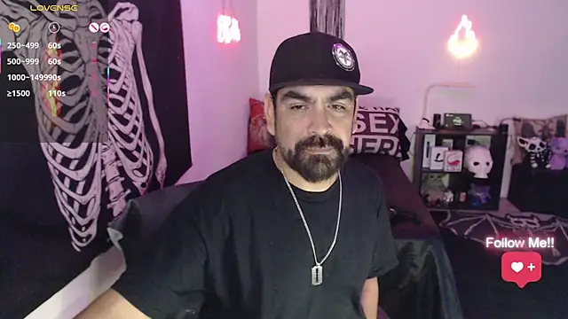 Snapshot of soyelcarlitos_ chatting on May 8, 11:10 pm soyelcarlitos online show from May 8, 11:10 pm