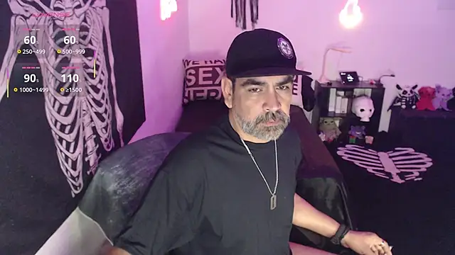 Snapshot of soyelcarlitos_ chatting on June 8, 7:42 am soyelcarlitos online show from June 8, 7:42 am
