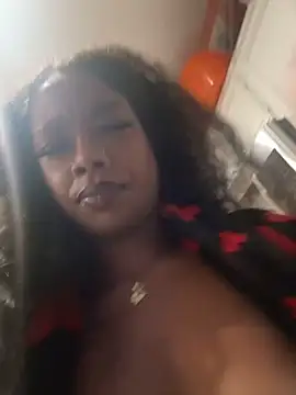 mismialove online show from April 18, 9:02 am