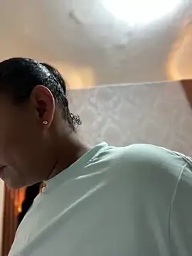 Snapshot of sofia_xxx02 chatting on February 16, 5:53 pm sofia xxx02 online show from February 16, 5:53 pm