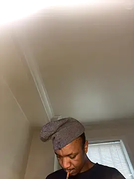 Snapshot of Letgeti chatting on November 1, 10:12 pm Letgeti online show from November 1, 10:12 pm