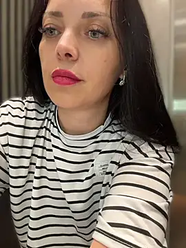 Snapshot of Kate_Joy chatting on July 14, 2:49 am Kate Joy online show from July 14, 2:49 am