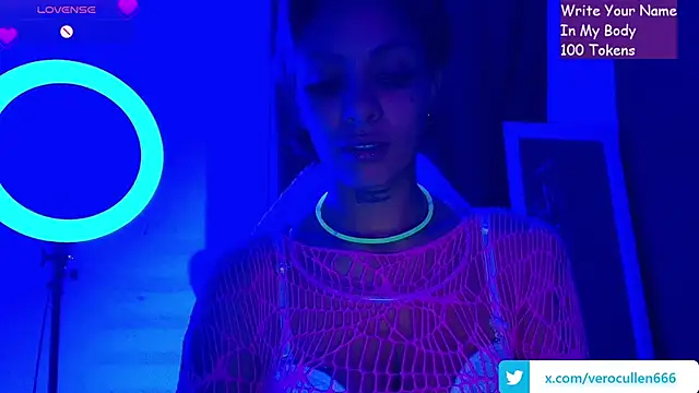 Snapshot of luci_fer_devil chatting on February 15, 1:13 am luci fer devil online show from February 15, 1:13 am