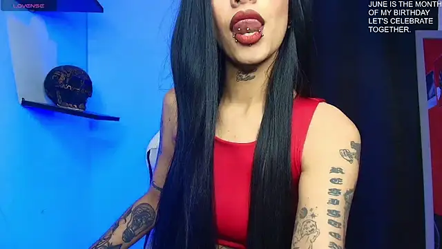 Snapshot of luci_fer_devil chatting on June 17, 12:57 am luci fer devil online show from June 17, 12:57 am