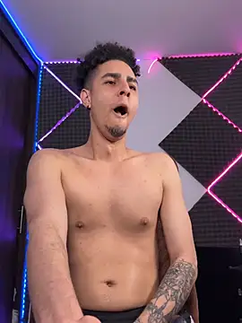 bigryann23 online show from February 22, 3:18 am