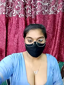 Snapshot of Jasmine_jaaan chatting on April 29, 4:27 am Jasmine jaaan online show from April 29, 4:27 am